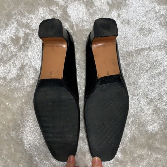 Salvatore Ferragamo black heels with front logo - Picture 3 of 3